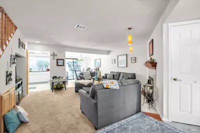 299 Shasta Drive #32, Vacaville, CA 95687 - Photo 5