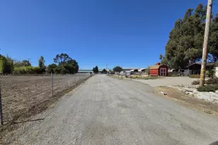 101 Holcomb Ln, American Canyon, CA 94503 - Photo 15
