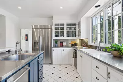 129 Mountain View Avenue, San Rafael, CA 94901 - Photo 17