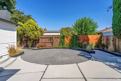 2112 Berkeley Drive, Santa Rosa, CA 95401 - Photo 39
