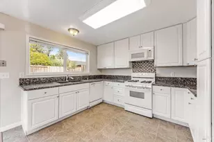 8528 Liman Way, Rohnert Park, CA 94928 - Photo 15