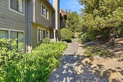 210 Albion Court, Novato, CA 94947 - Photo 3