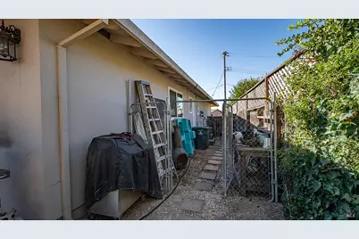 1605 Kelly Street, Santa Rosa, CA 95401 - Photo 33