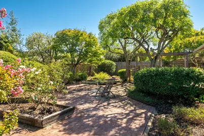 8826 Oakmont Drive, Santa Rosa, CA 95409 - Photo 35