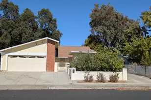 225 Woodhaven Dr, Vacaville, CA 95687 - Photo 1
