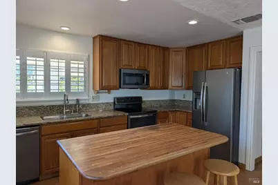 225 Woodhaven Drive, Vacaville, CA 95687 - Photo 21
