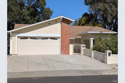 225 Woodhaven Drive, Vacaville, CA 95687 - Photo 3