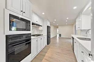 111 Sunrise Ln, Novato, CA 94949 - Photo 3