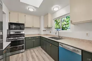 147 Acorn Dr, Petaluma, CA 94952 - Photo 25