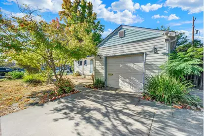 690 Camellia Way, Vacaville, CA 95688 - Photo 9