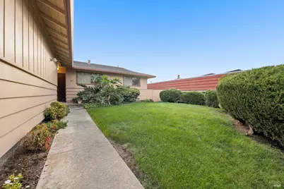 307 Whitecliff Drive, Vallejo, CA 94589 - Photo 3
