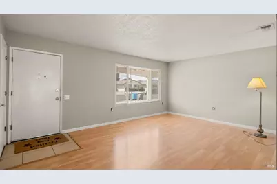 115 McKinley Circle, Vacaville, CA 95687 - Photo 5