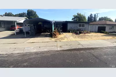 422 W F Street, Dixon, CA 95620 - Photo 1
