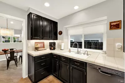116 Cannes Court, Fairfield, CA 94534 - Photo 17