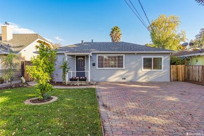1106 Carlton Avenue - Photo 1