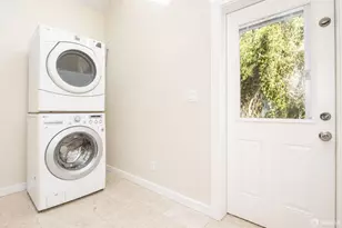24 Bosworth St, San Francisco, CA 94112 - Photo 21