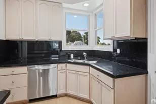 2551 Baker St, San Francisco, CA 94123 - Photo 23