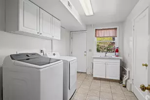 2551 Baker St, San Francisco, CA 94123 - Photo 47