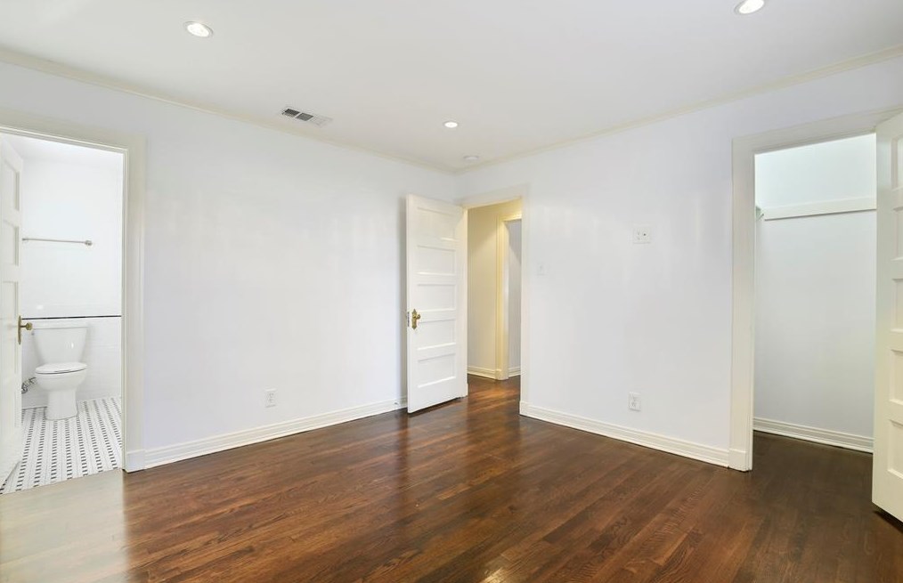 5411 Maple Springs Blvd, Dallas TX  75235-7548 exterior