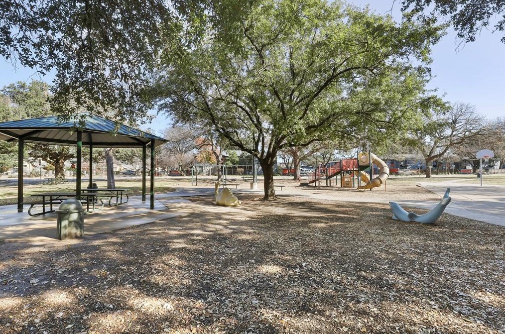 5411 Maple Springs Blvd, Dallas TX  75235-7548 exterior