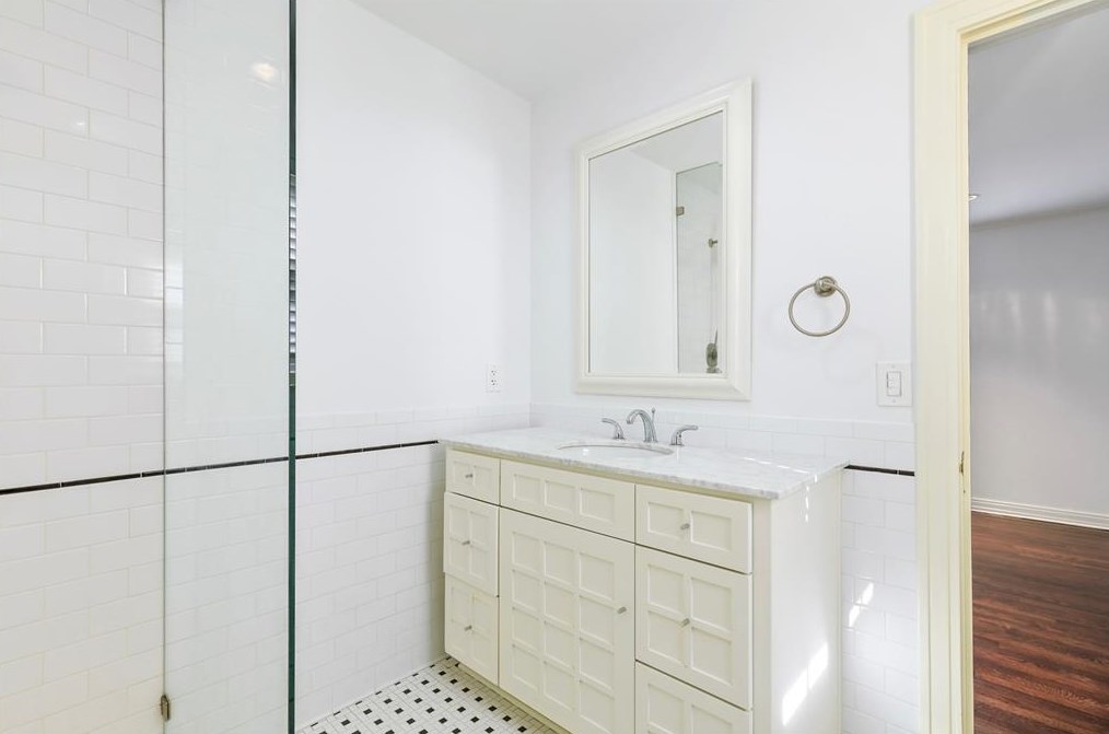 5411 Maple Springs Blvd, Dallas TX  75235-7548 exterior