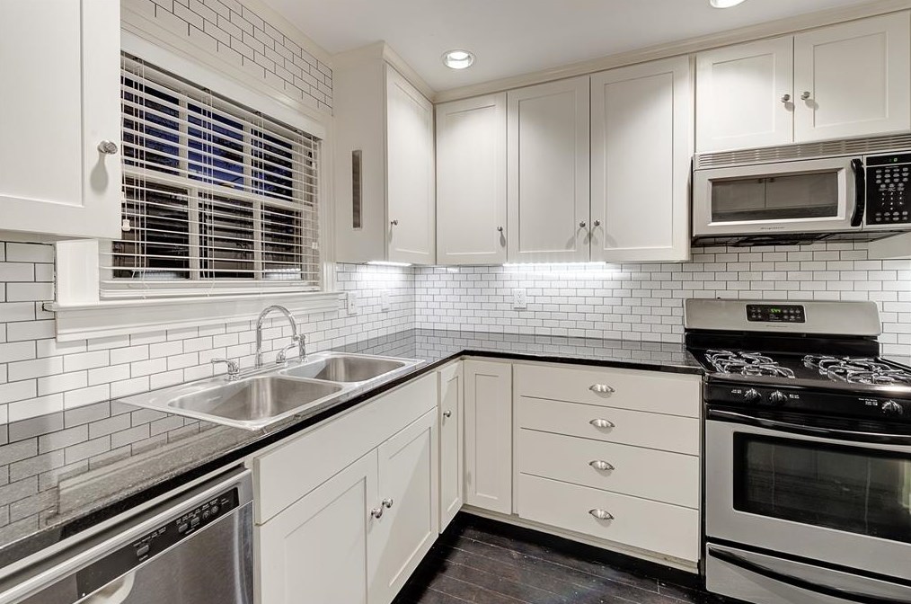 5411 Maple Springs Blvd, Dallas TX  75235-7548 exterior