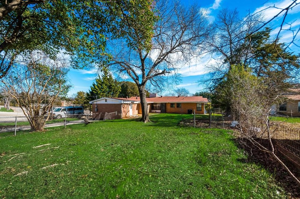 2123 Lanark Ave, Dallas TX  75203-4526 exterior