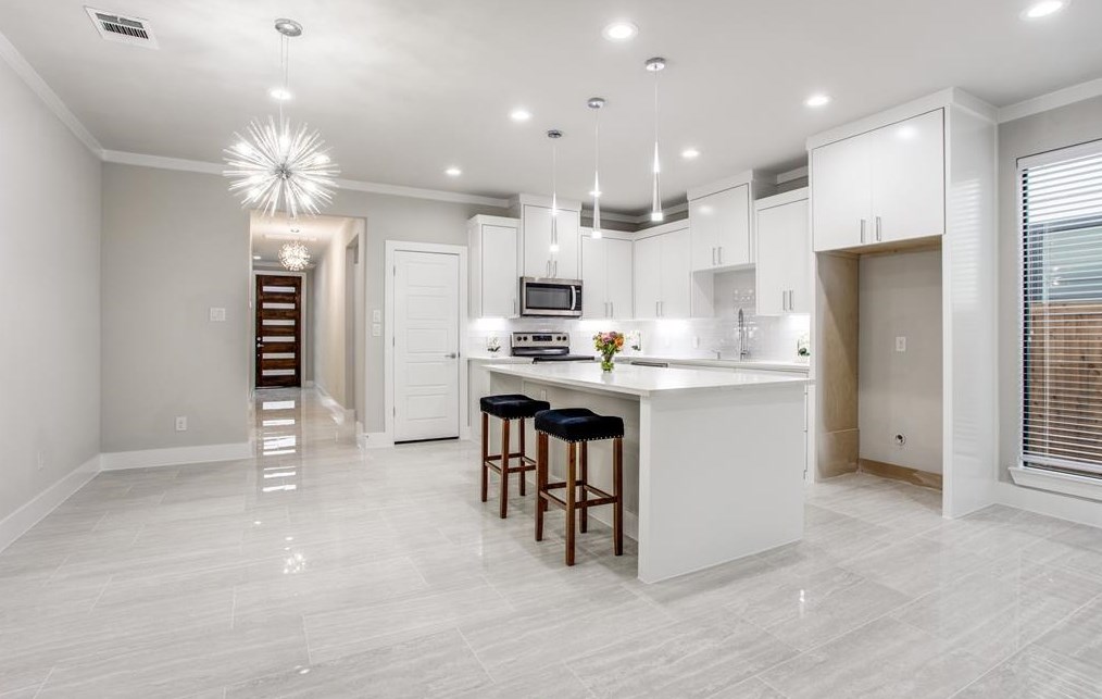 2415 Winnetka Ave, Dallas TX  75212-5340 exterior