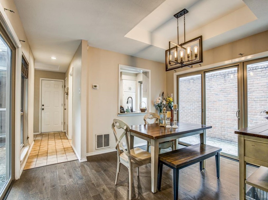 6731 Northcreek Ln, Dallas TX  75240-5458 exterior