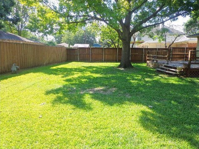 10454 Lanshire Dr, Dallas TX  75238-3549 exterior