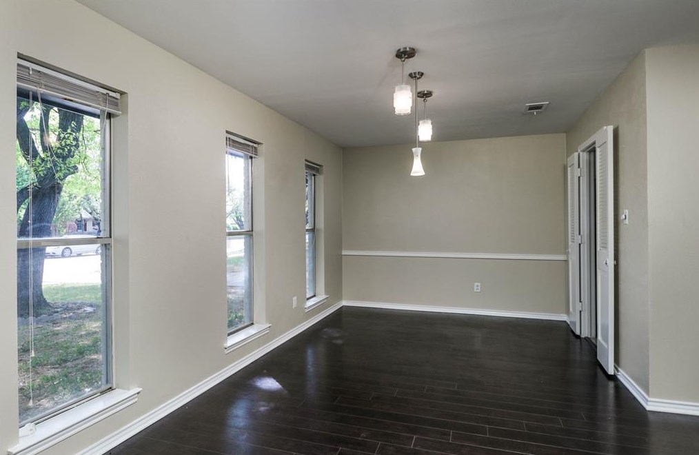 11261 Mccree Rd, Dallas TX  75238-3213 exterior