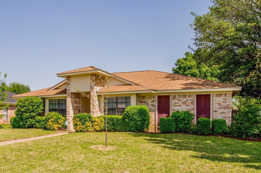 1201 Seabrook Dr, Plano TX  75023-2827 exterior