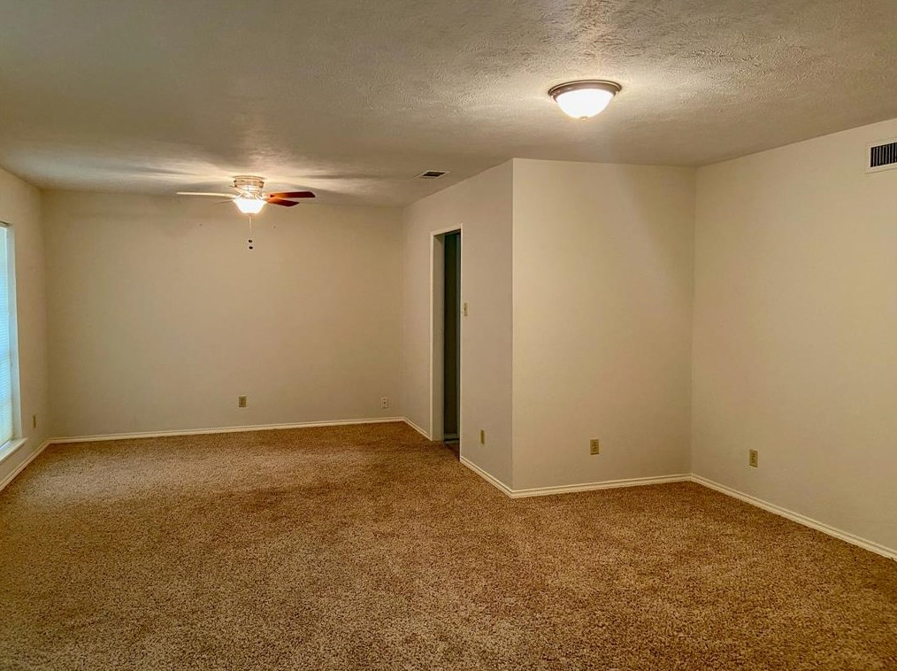 2706 Lindbergh Dr, Dallas TX  75228-5431 exterior