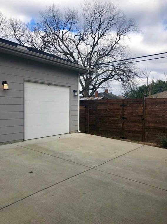 805 Melba St, Dallas TX  75208-4914 exterior