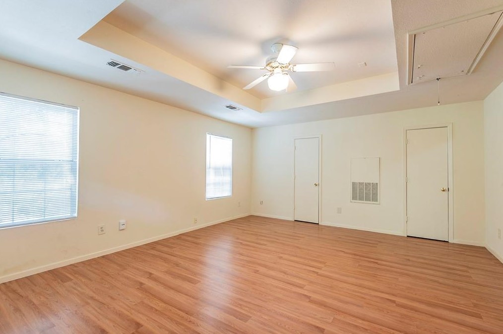 5729 Mona Ln, Dallas TX  75236-1721 exterior