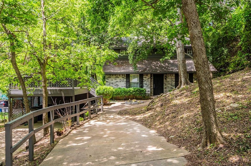 5729 Mona Ln, Dallas TX  75236-1721 exterior