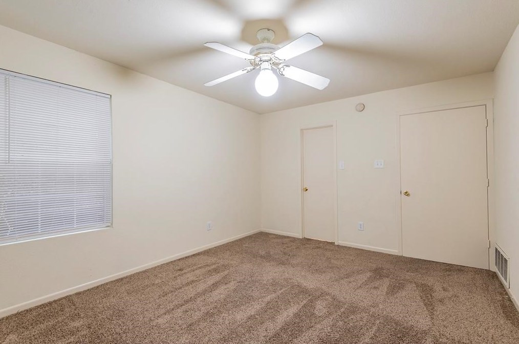 5729 Mona Ln, Dallas TX  75236-1721 exterior