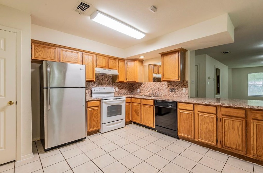 5729 Mona Ln, Dallas TX  75236-1721 exterior