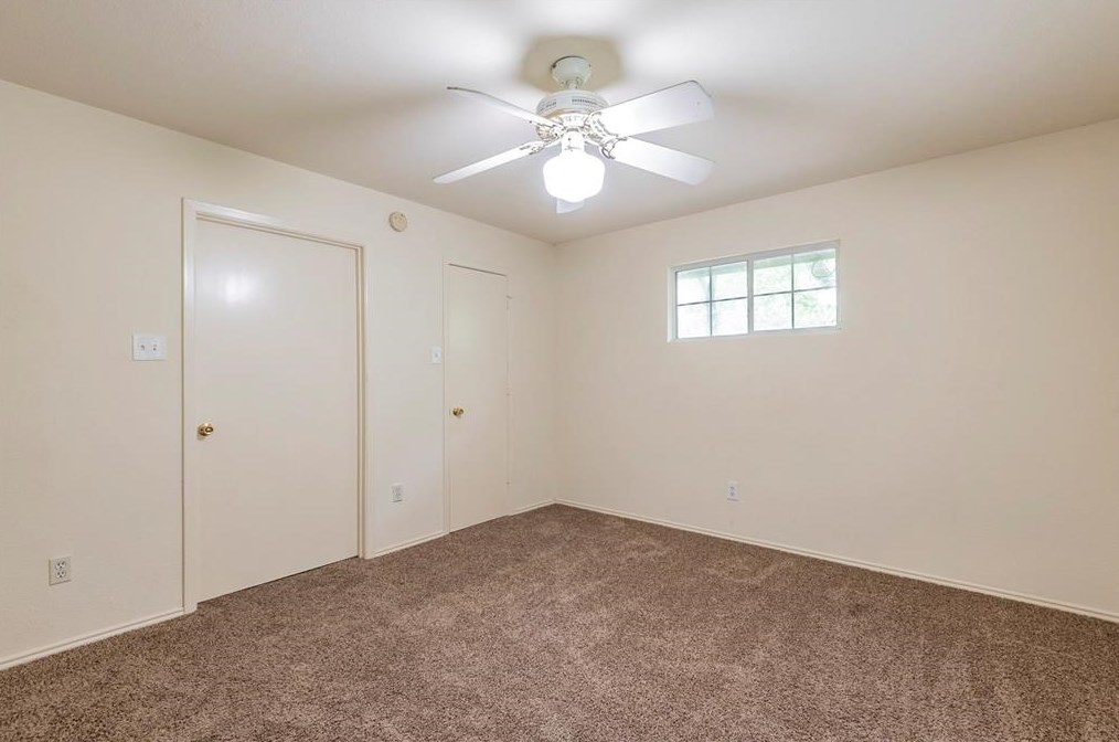 5729 Mona Ln, Dallas TX  75236-1721 exterior