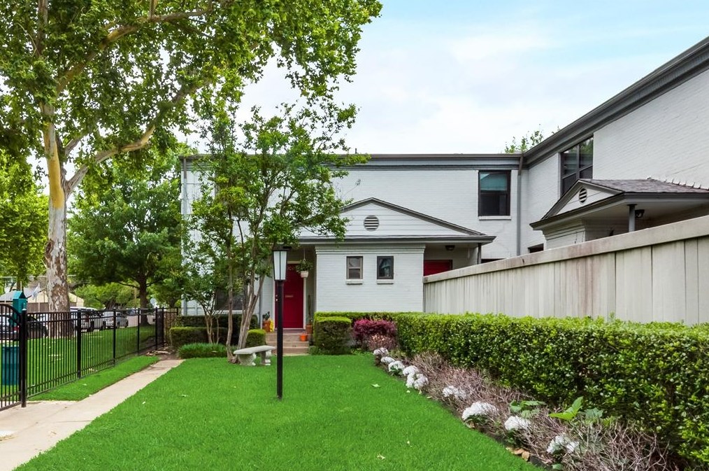 5010 Lahoma St, Dallas TX  75235-8820 exterior