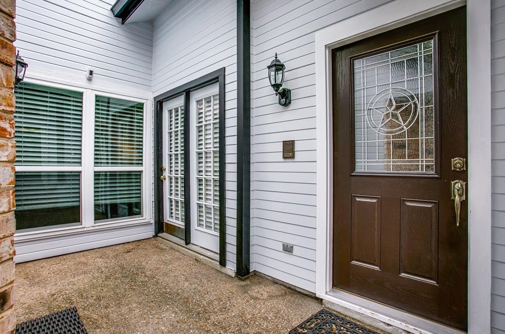 3232 San Jacinto St, Dallas TX  75204-5527 exterior