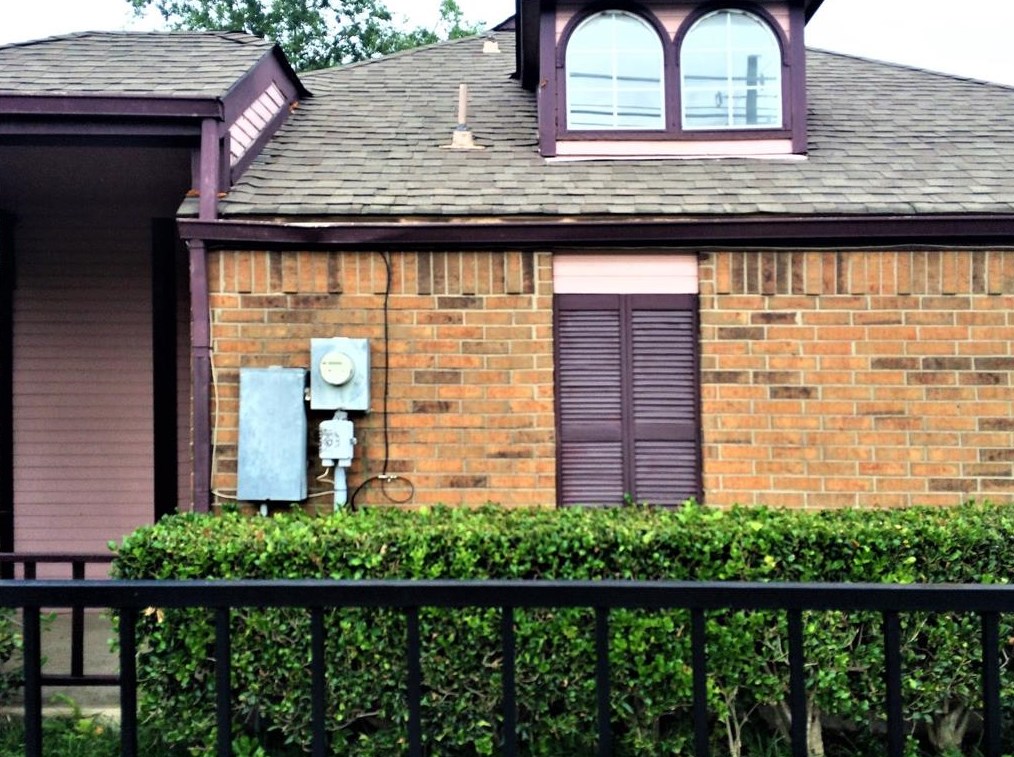 3147 Royal Gable Dr, Dallas TX  75229-3796 exterior