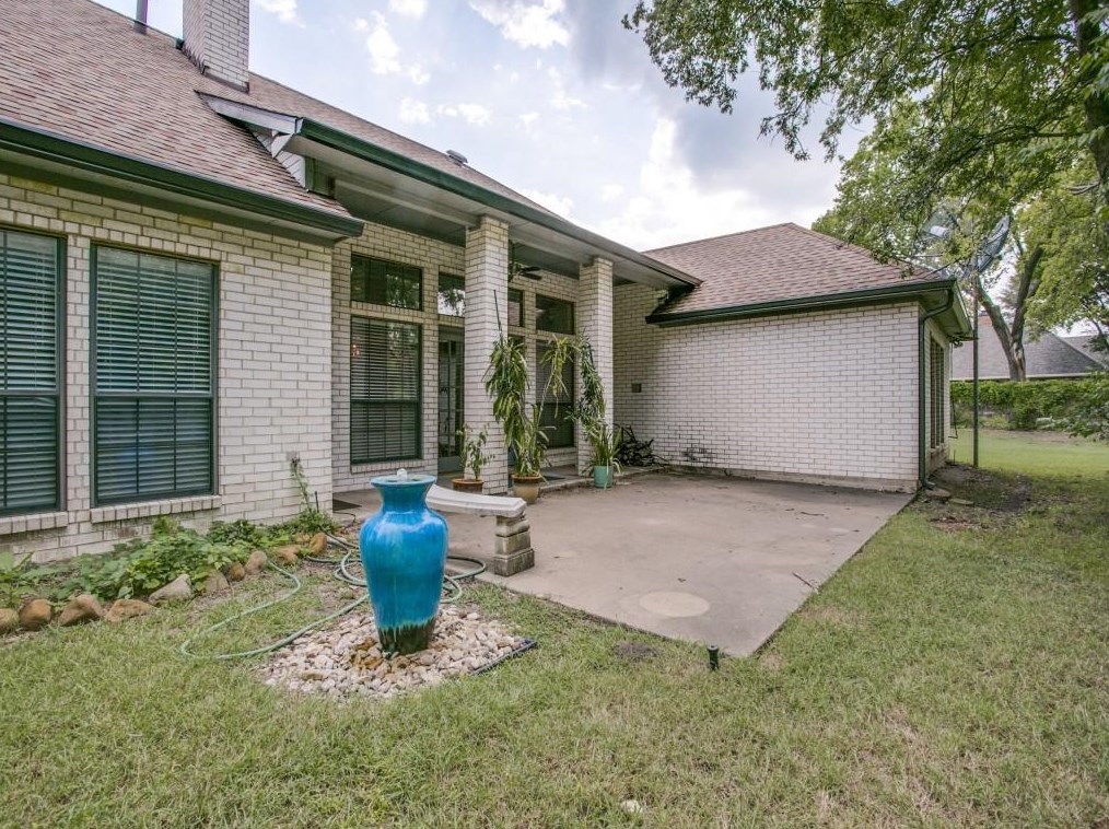 7209 Winding Creek Rd, Dallas TX  75252-5833 exterior