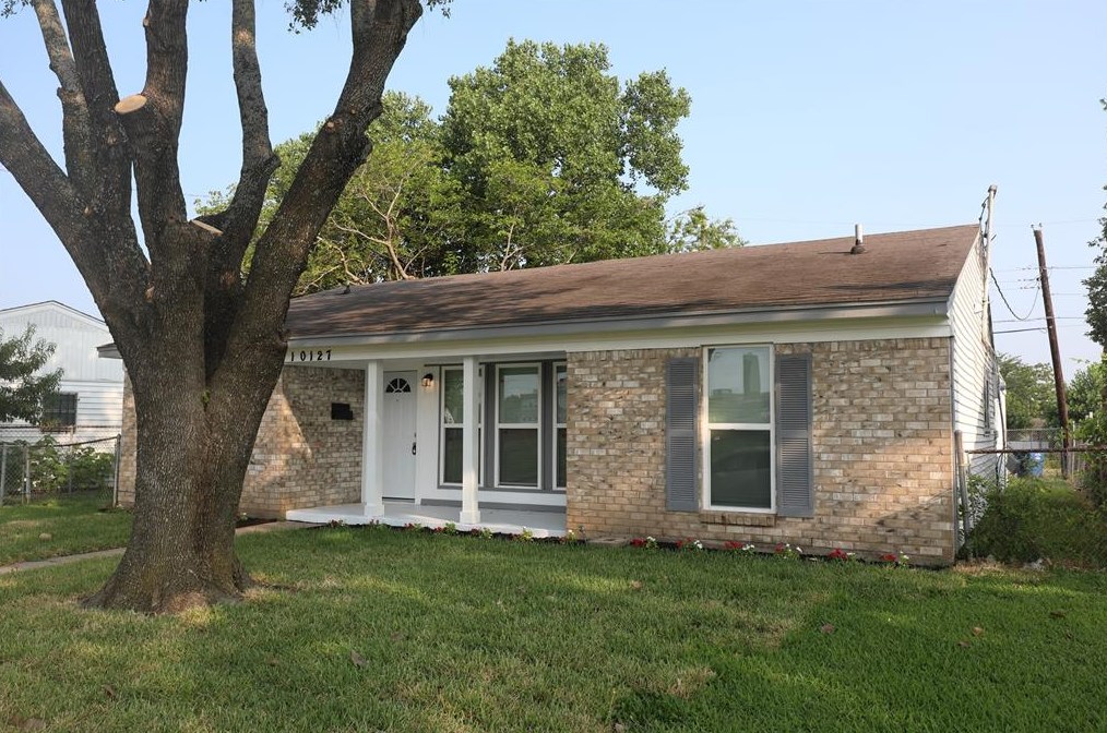 10127 Oak Gate Ln, Dallas TX  75217-2848 exterior