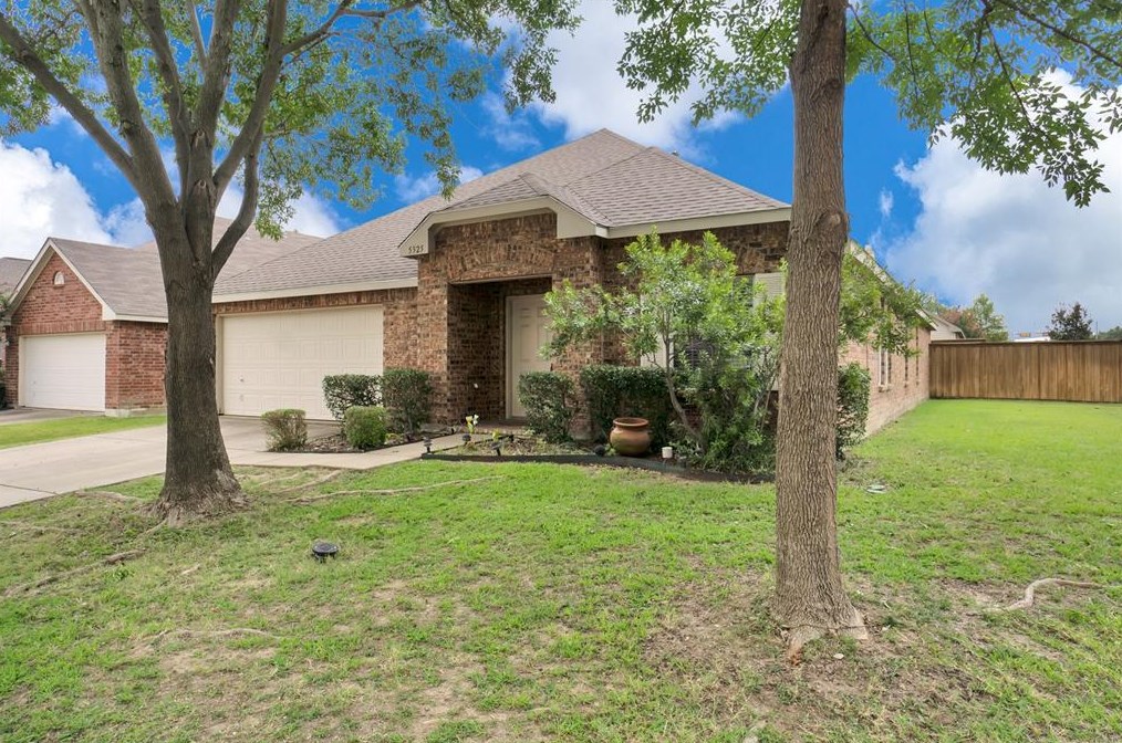 5325 Comanche Wells Dr, Mckinney TX  75071-7701 exterior