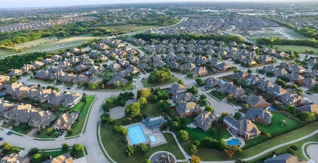 6308 Canyon Crest Dr, Mckinney TX  75071-4698 exterior