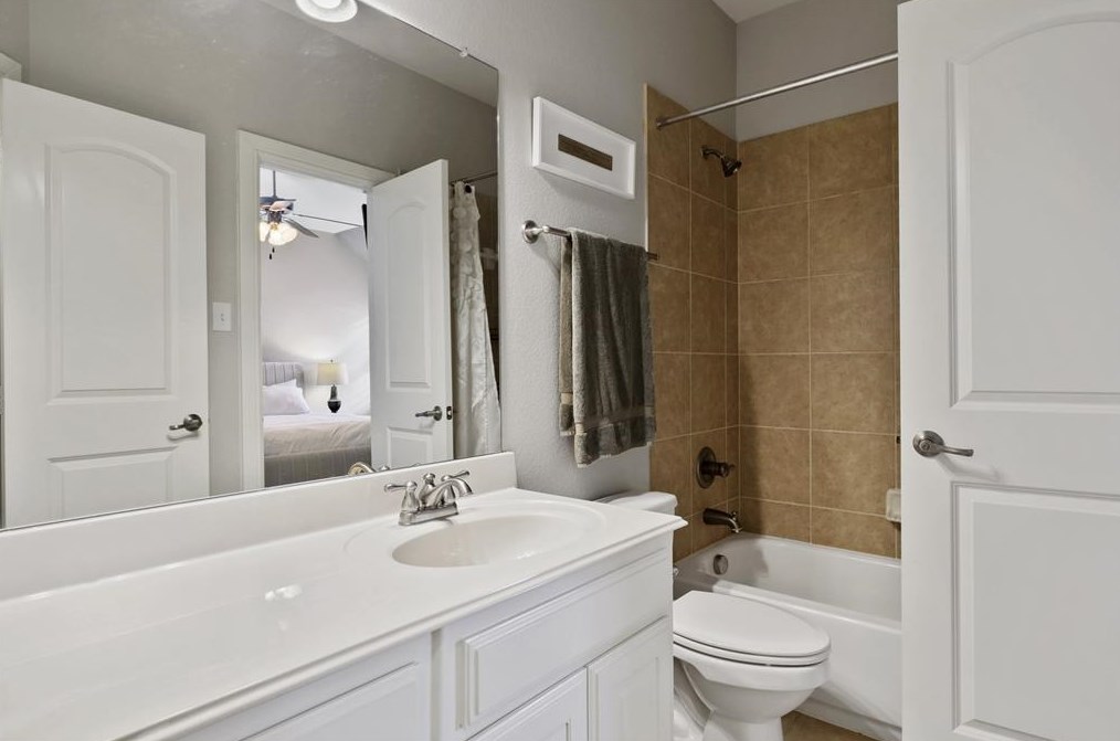 608 Denton Creek Dr, Mckinney TX  75070-7178 exterior