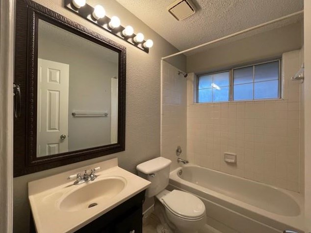641 Beatty Dr, Grand Prairie TX  75052-6149 exterior