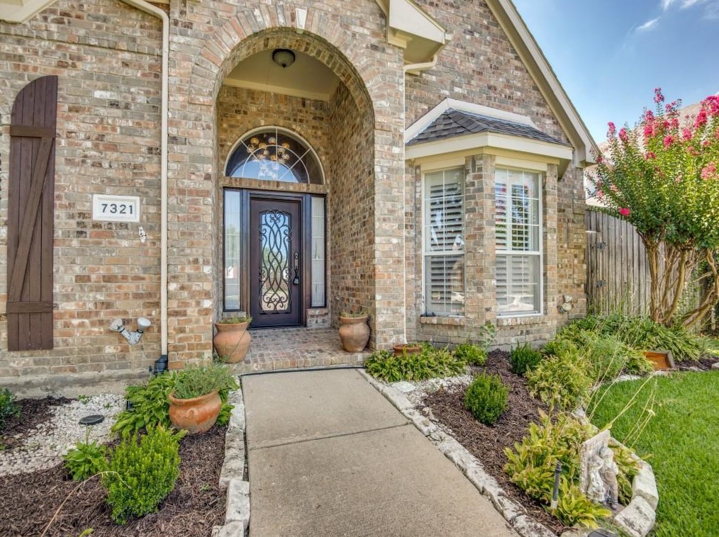 7321 Ridgemoor Ln, Plano TX  75025-2043 exterior