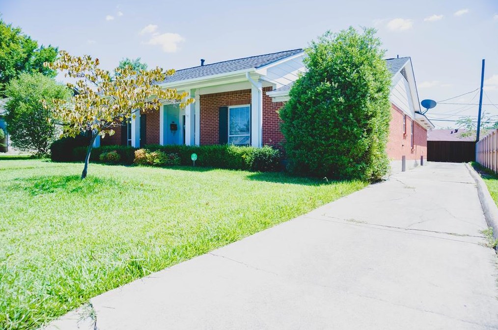 3620 Janlyn Ln, Dallas TX  75234-6604 exterior